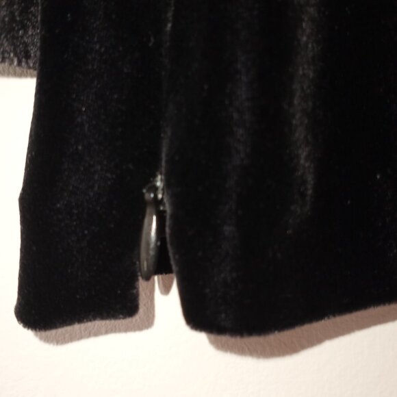 'Ann Taylor' Solid Black Velvet Vee neckline L/S Top Size 12 EUC *Flawless - Picture 5 of 6